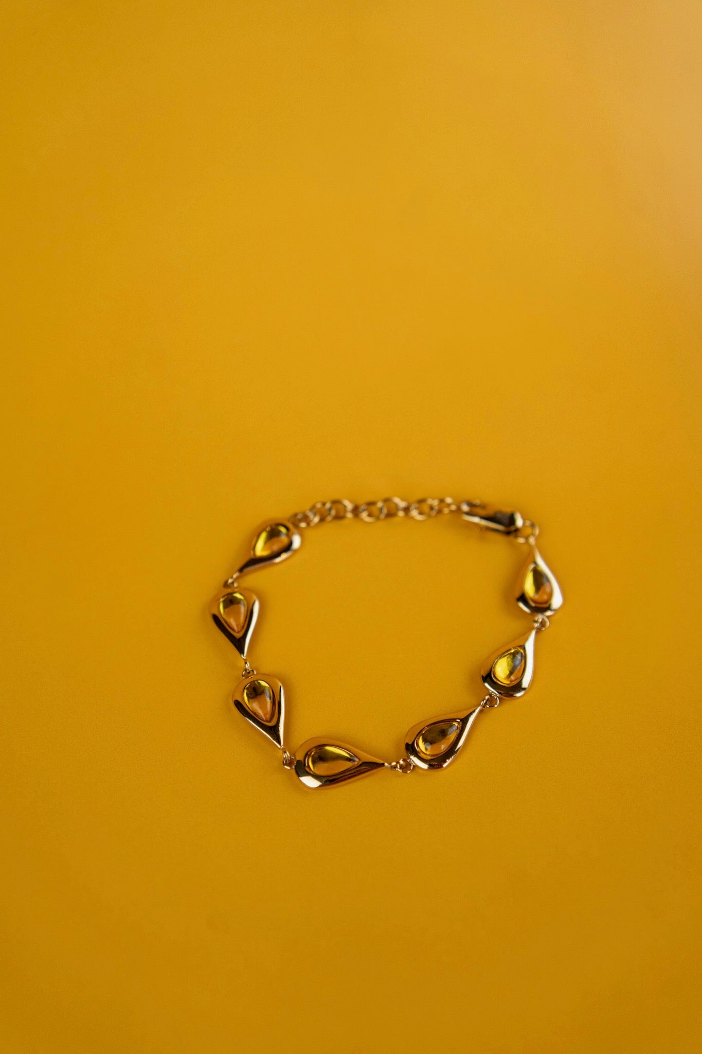 Gold Teardrops Bracelet